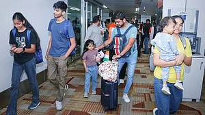 <div class="paragraphs"><p>اسرائیل سے 161 ہندوستانیوں کی وطن واپسی / آئی اے این ایس (فائل فوٹو)</p></div>