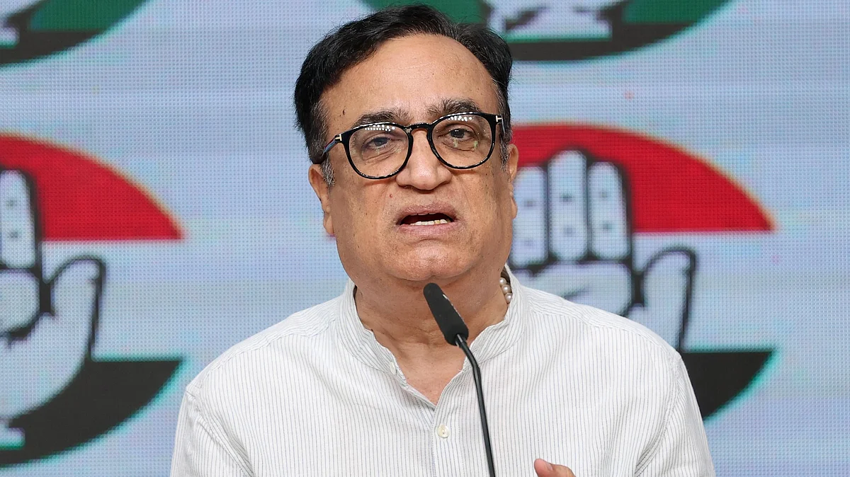 <div class="paragraphs"><p>اجئے ماکن</p></div>