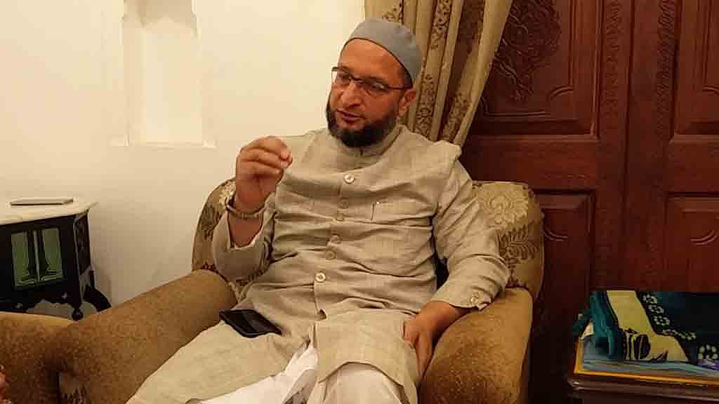 

राजनीतिक दल एआईएमआईएम के चीफ असदुद्दीन ओवैसी (फोटो: <b>The Quint</b>)