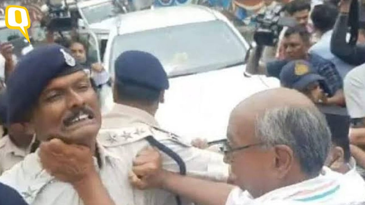 <div class="paragraphs"><p>दिग्विजय सिंह-पुलिस के बीच बाहर झड़प, अंदर BJP ने छीना भोपाल पंचायत अध्यक्ष पद</p></div>