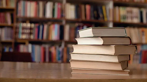 <div class="paragraphs"><p>Diwali पर बाजार गुलजार लेकिन प्रकाशकों के लिए छाया है अंधकार</p></div>