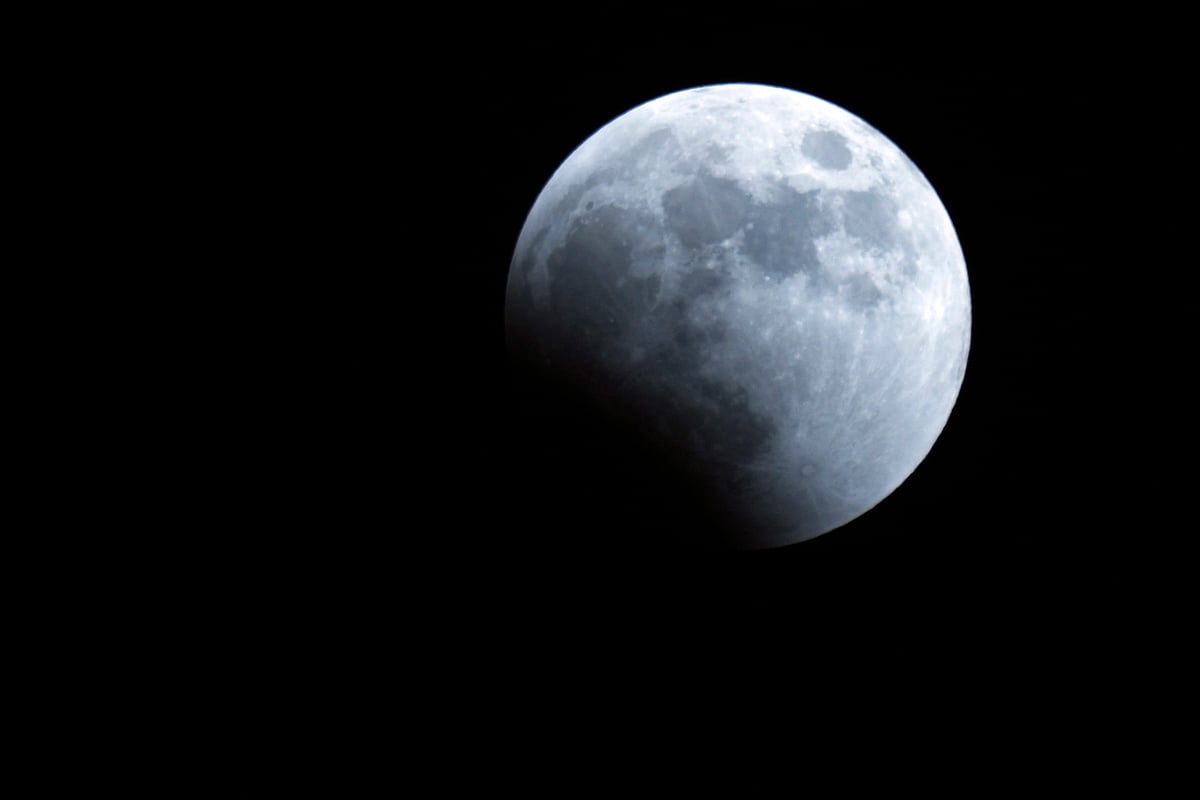 <div class="paragraphs"><p>Chandra Grahan: आंशिक ग्रहण और सूतक क्या होता है? कहां-कब लगेगा, जानें सबकुछ</p></div>