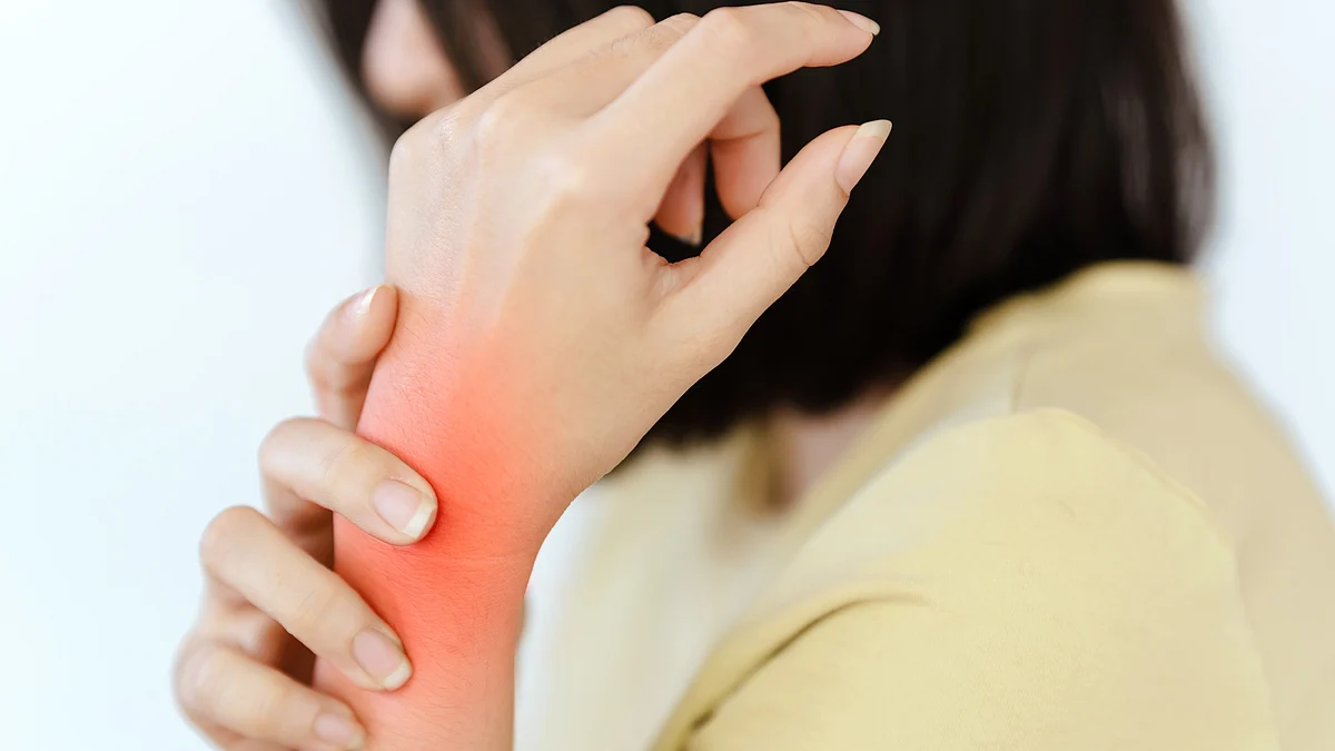 <div class="paragraphs"><p><strong>Rheumatoid Arthritis Risks:&nbsp;</strong>रूमेटाइड ऑर्थराइटिस के शुरुआती लक्षण क्या हैं?</p></div>