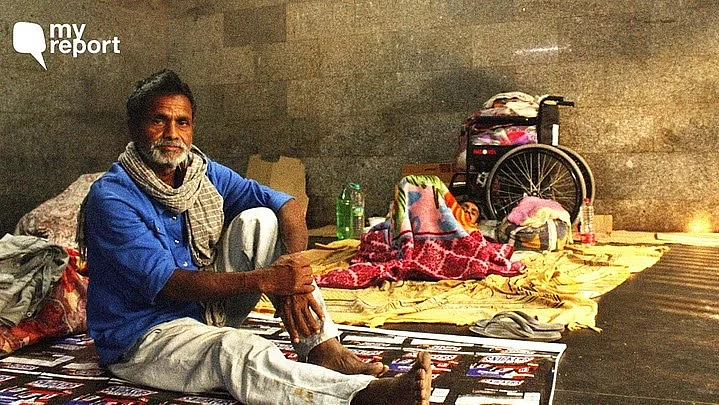 <div class="paragraphs"><p><strong>दिल्ली में एम्स के बाहर सैकड़ों बाहरी मरीजों का डेरा</strong></p></div>