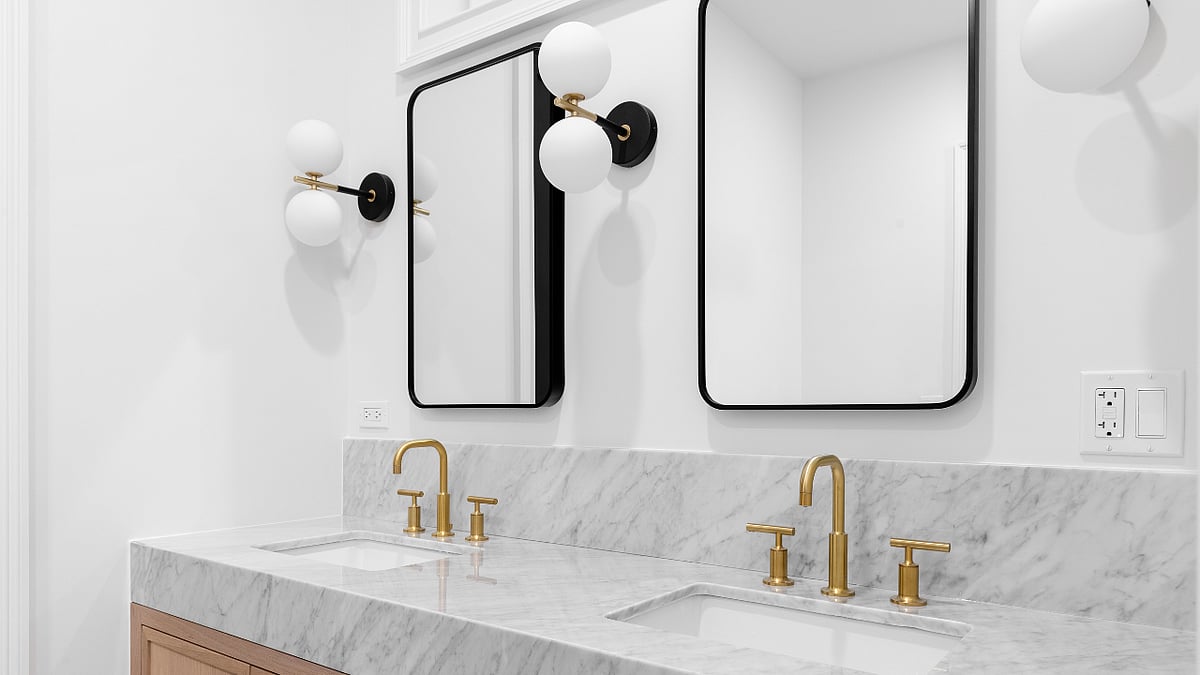 25 Small Chic Bathroom Ideas for a Luxurious Look, image size:1200x675