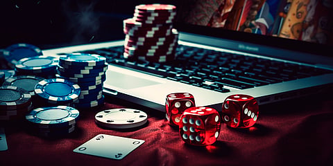 online-casino-casino-chips-and-dice