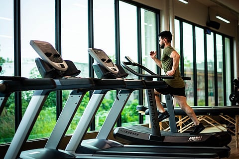 Which Gyms Offer Red Light Therapy? Find Out Here