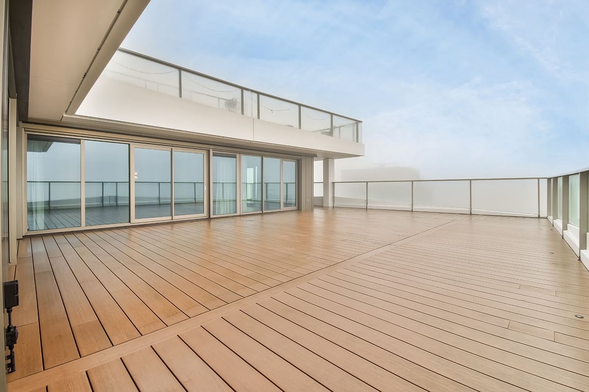 Upgrade to Composite Decking: Benefits for Washington Homeowners