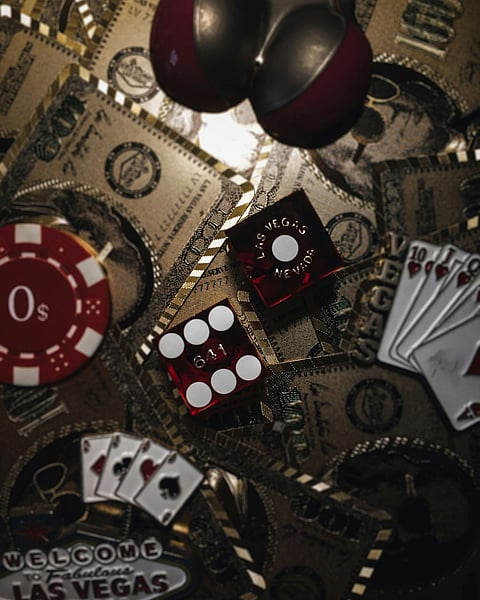 How Loyalty Programs Work in Online Casinos: Levels and Privileges