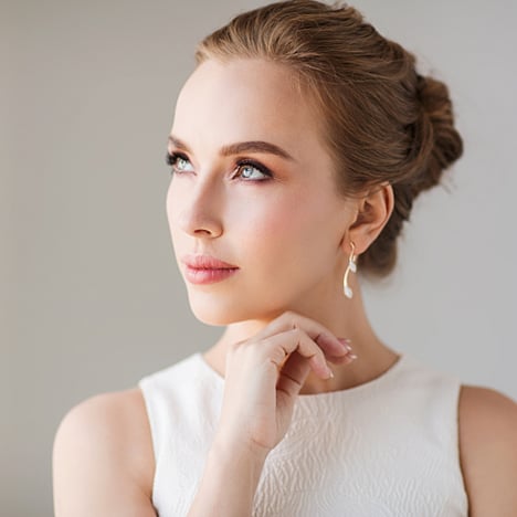 Workwear Chic: Minimal Jewelry That’s Office-Appropriate