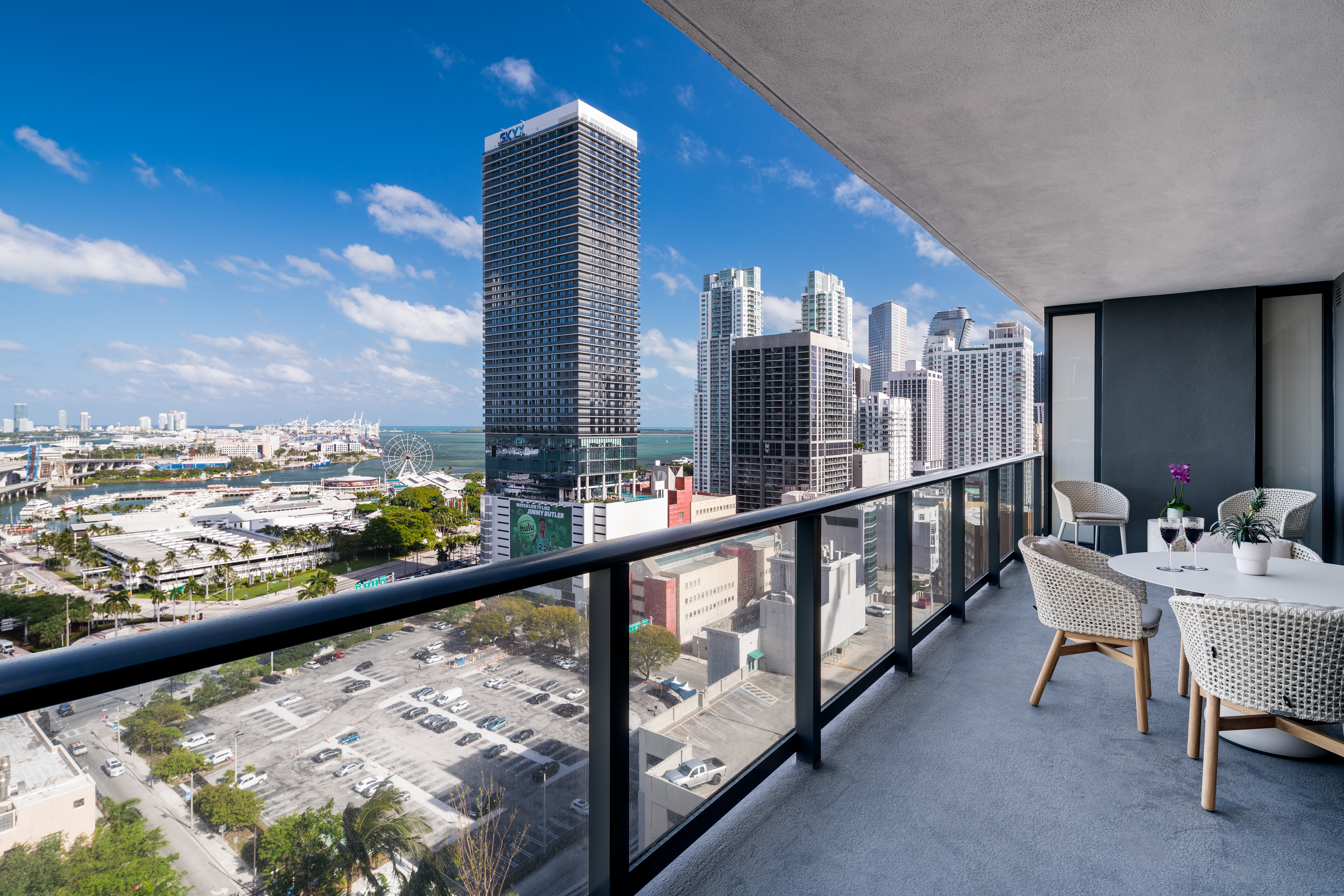 Gale Miami Hotel & Residences Southeast Room Terrace