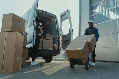 Essential Tips to Choose the Best Santa Ana Movers