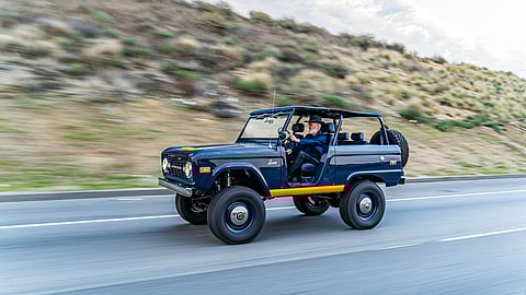 ICON Bronco 117 Pass F34 At Speed
