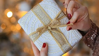 A beautifully wrapped gift sets the tone before it’s even opened.