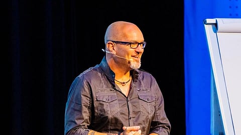 Bridging the "Referral Gap": Justin Herald on Reclaiming the Human Connection in Business