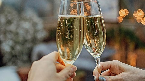 Couple enjoying a romantic day trip in Woodstock with coffee, spa, and dining experiences