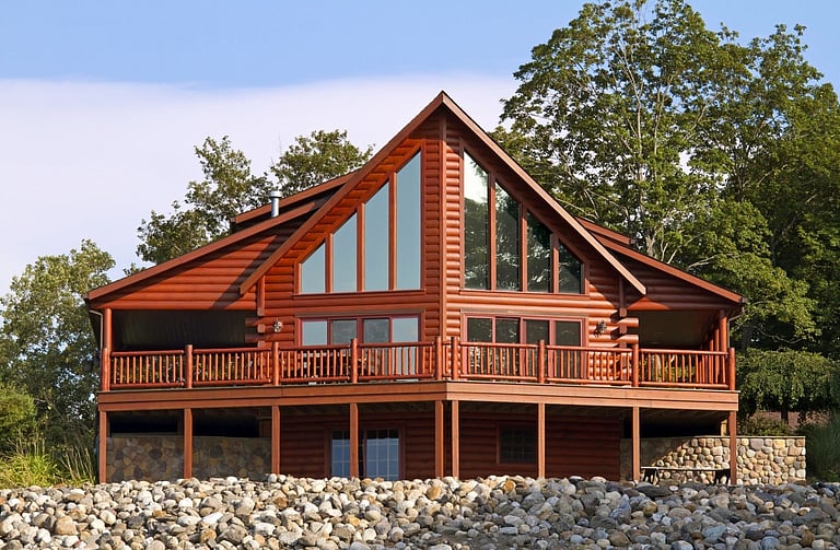 Designing a Modern Log Home: Balancing Tradition and Innovation