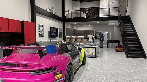 Sebring Luxury Motor Garage Suite