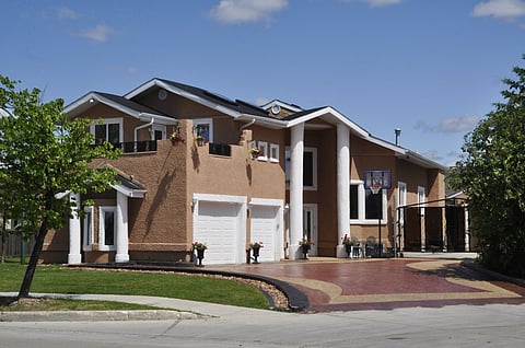 The Invisible Luxury: How Home Warranties Safeguard High-End Homes