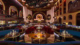 Queen Miami Beach's main dining room atmosphere 