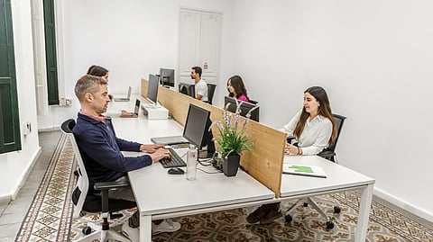 Virtual Office vs Traditional Office vs Coworking: The Smart Workspace Strategy for Modern Businesses