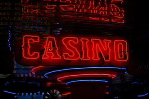 How the Glamour of Global Casino Cities Lives On Through Online Play