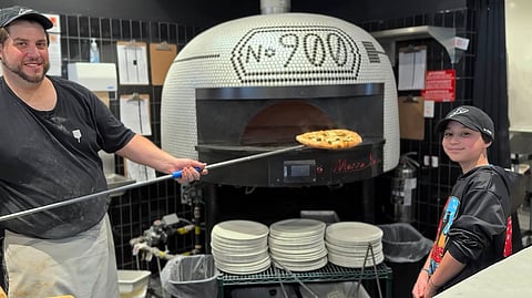 Pizzaiollo and Padawan at Pizzeria No 900