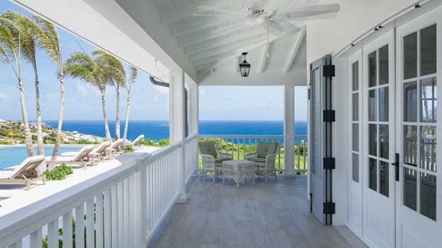 The veranda of Villa Antares