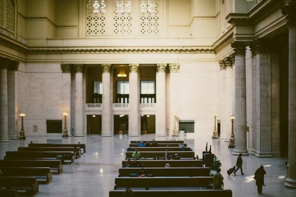 The Great Hall inside Chicago Union Station