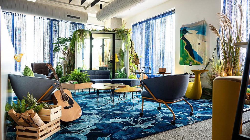 Image result for Sunon Chicago Showroom: Luxury Meets Sustainable Workspace Design