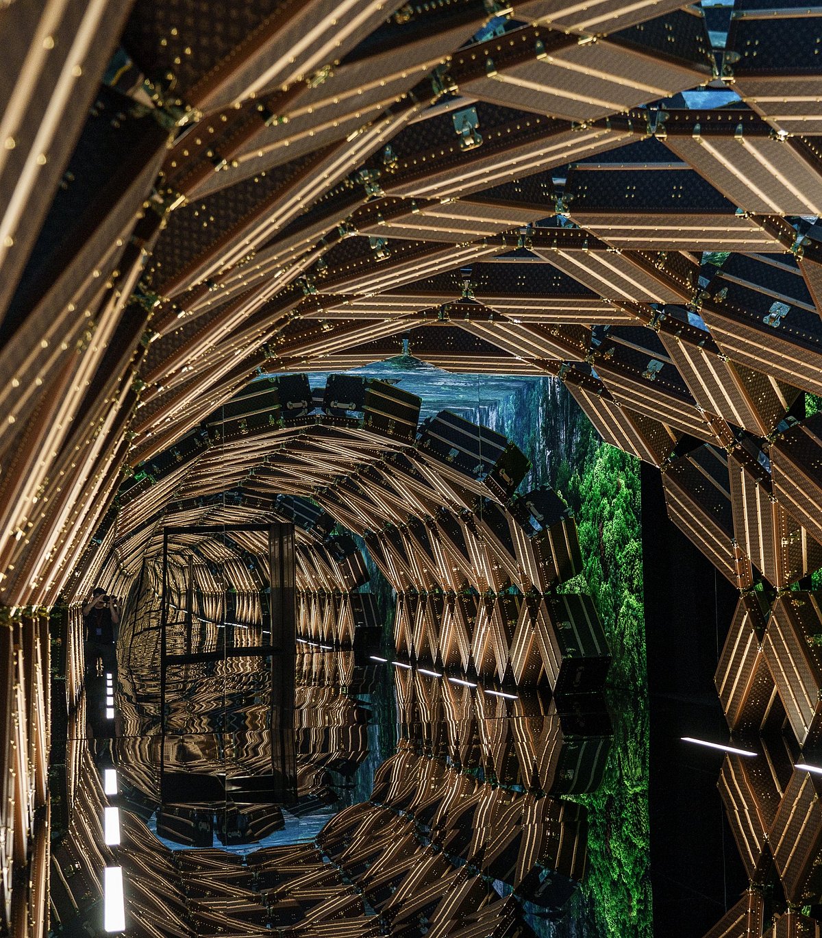 Louis Vuitton Shanghai: Unveiling 'The Louis' as a Cultural Landmark