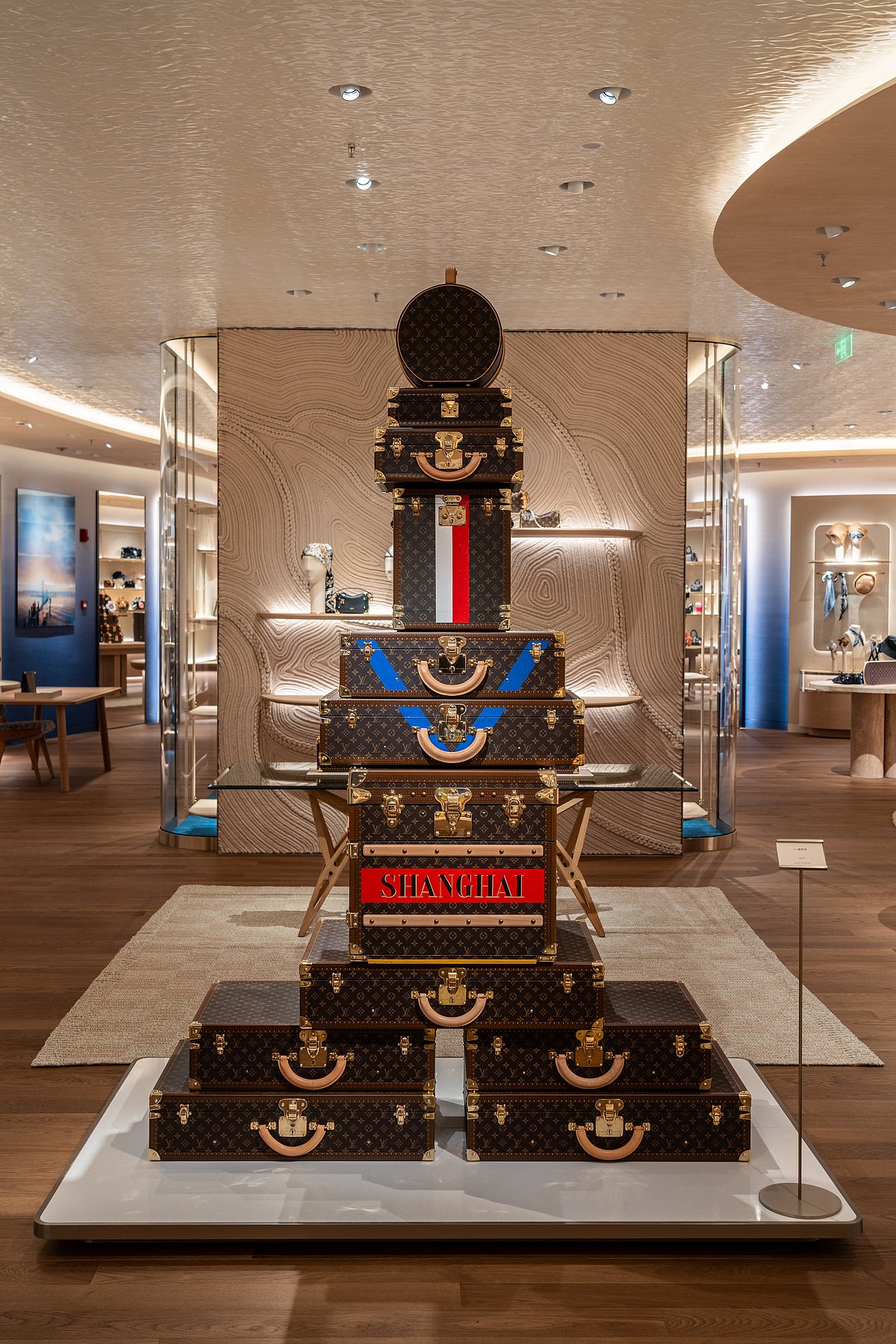 Louis Vuitton Shanghai: Unveiling 'The Louis' as a Cultural Landmark