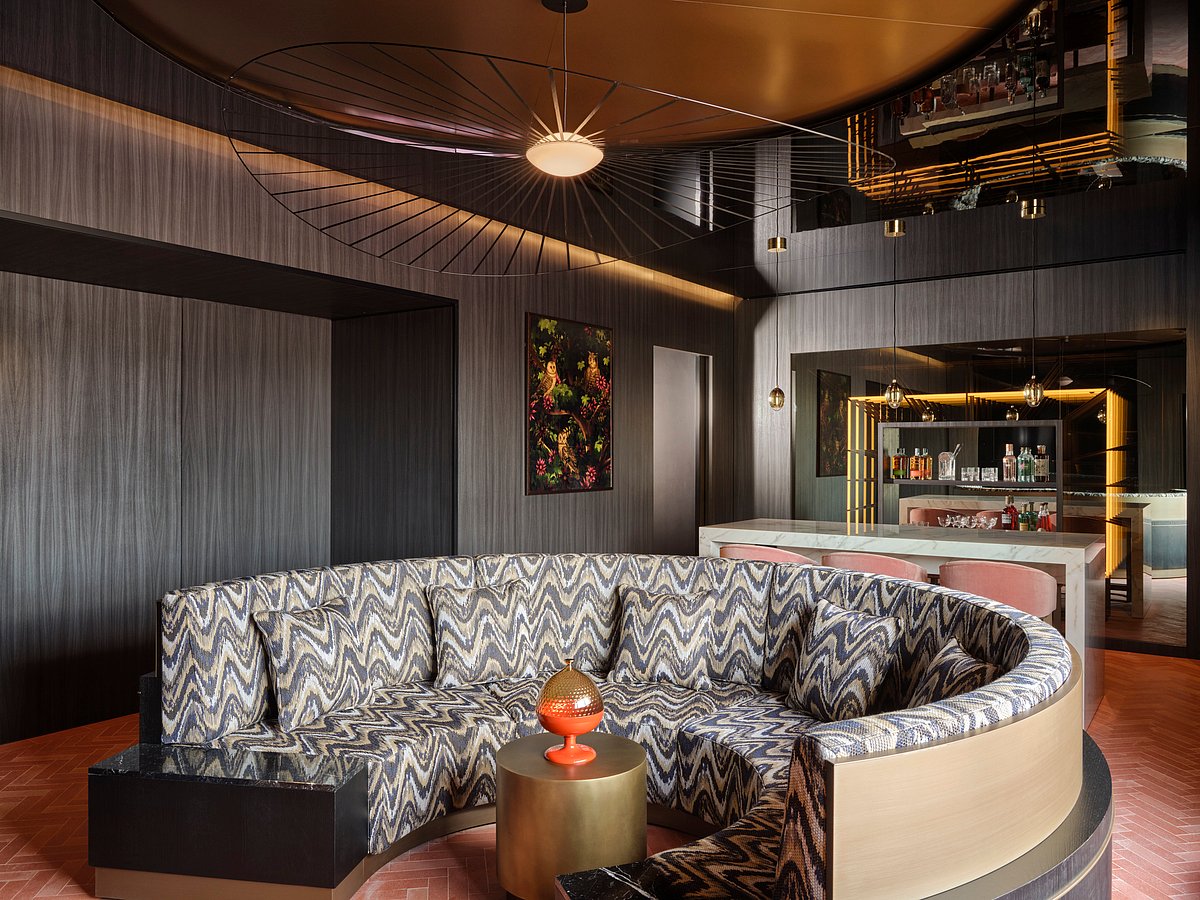 Image showcasing Guide to Penthouses: Pros and Cons of Living in a Penthouse