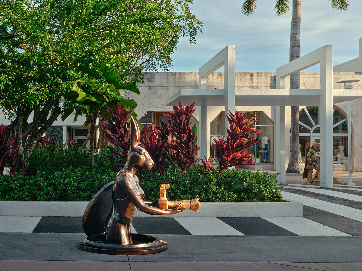 Explore Lincoln Road's January Art Walk: A Creative Start to 2026