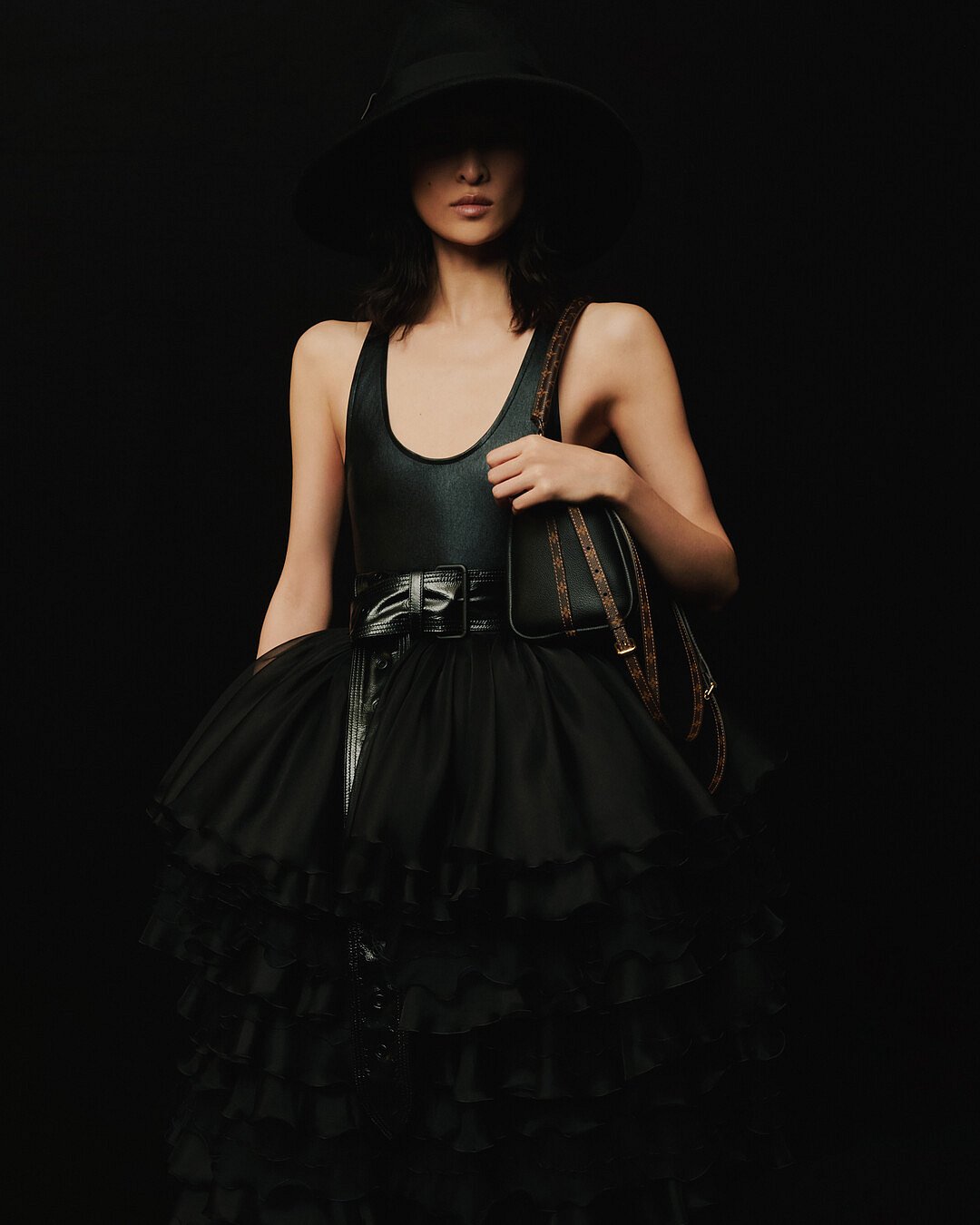 Louis Vuitton Launch: Express Bag Redefines Timeless Travel Style
