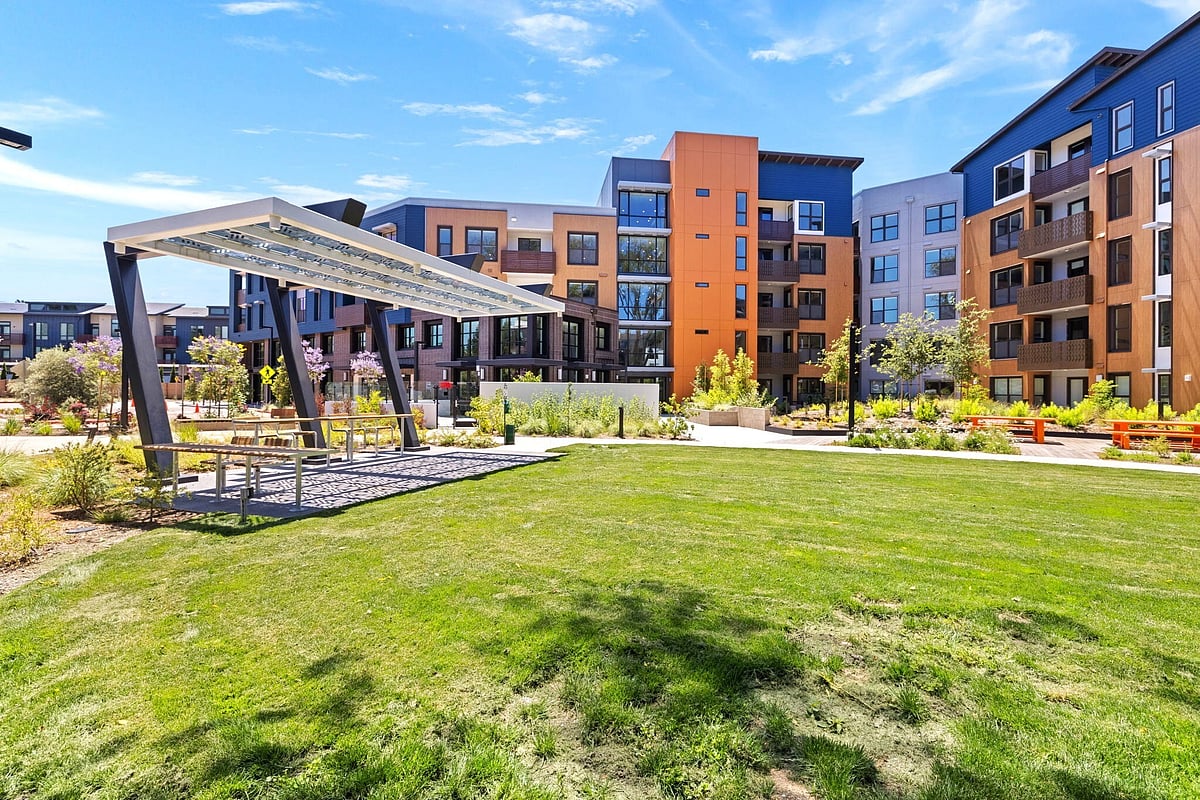 Luxury Living: Sevens in Mountain View Begins Leasing 572 Residences