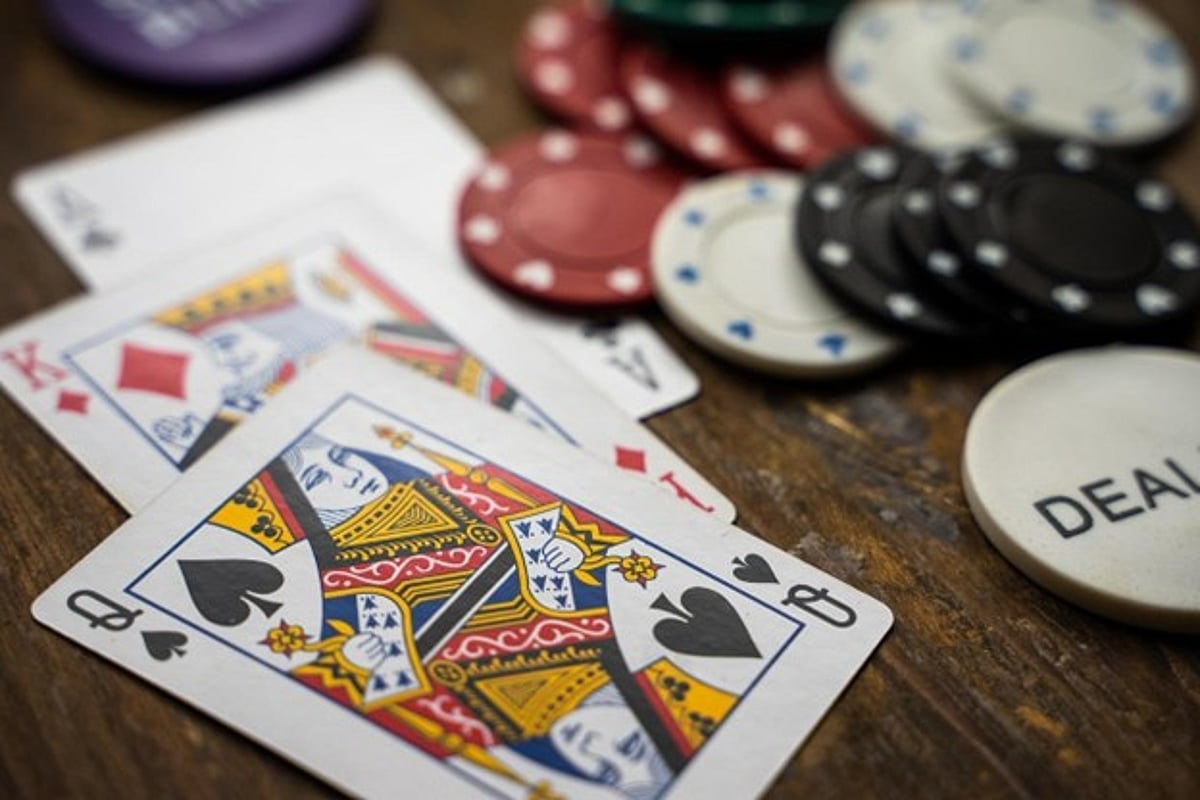 What Is a Random Number Generator (RNG) in Online Casinos? Fairness ...