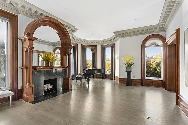 40 Riverside Drive: Upper West Side, New York