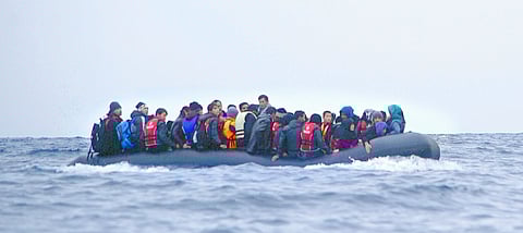 Englands och Wales population ökar med 707 000 på ett år – på grund av invandring