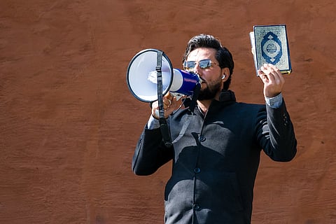 Salwan Momika vid en manifestation.