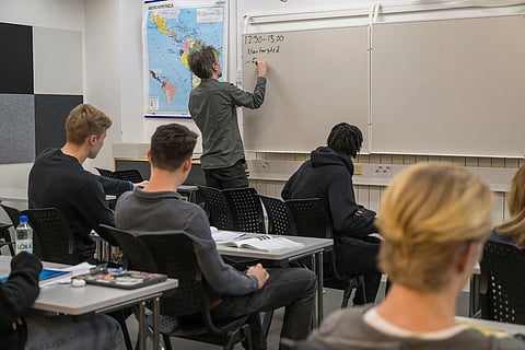 Handelshögskolans skärpta provkrav minskade antalet behöriga kvinnor – ökade antalet män