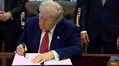President Trump signerar en exekutiv order för att boosta kärnkraft.