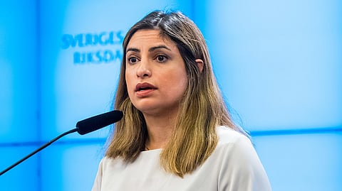 Nooshi Dadgostar (V)