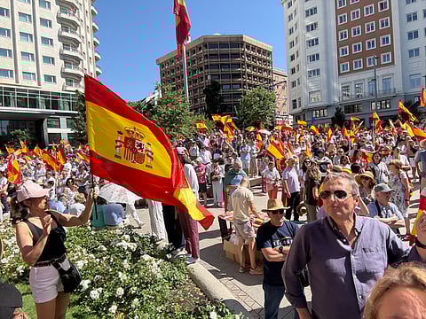 Tiotusentals protesterar mot Spaniens socialistregering