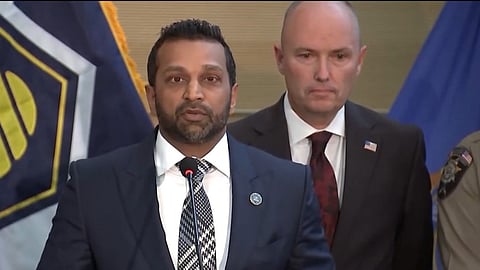 FBI-chefen Kash Patel och Utahs guvernör Spencer Fox på presskonferensen.