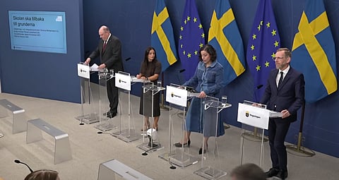 Regeringen och SD satsar 14 miljarder på skolan – nya läroplaner, betygssystem och mobilförbud