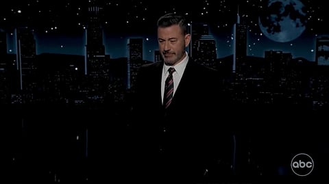 Jimmy Kimmel höll nattens monolog, stundtals tårfylld.