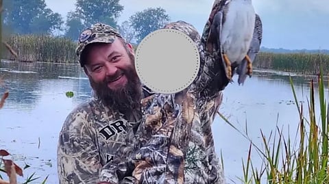 Den tidigare marinsoldaten Thomas Jacob Sanford pekas ut som skytten,  rapporterar New York Post