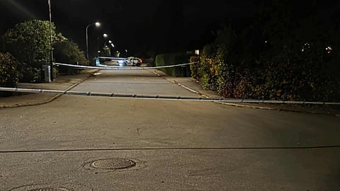 Ett villaområde i den norra delen av Rönnby var avspärrat vid midnatt.