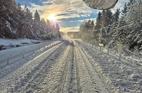 E4 norr om Tönnebro i södra Hälsingland. Bilden tagen av lastbilsförare den 20 november vid ca 11-tiden.